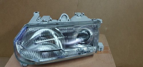 Faro anteriore per alfa - anteriore, romeo
